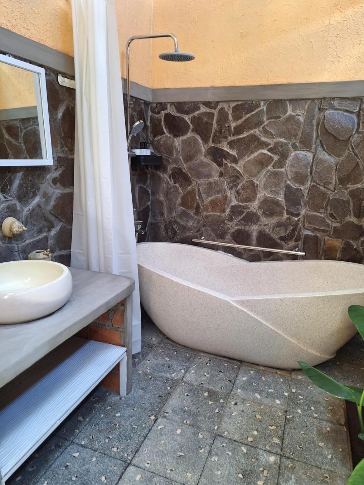 Inn House Homestay Dadapan Exterior foto